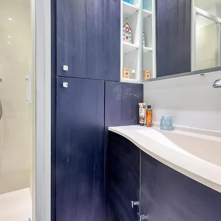 Apartment Les Aigues Marines- Face Au Port Climatise *